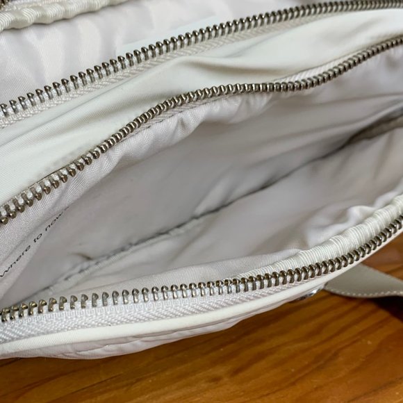 Lululemon  Ivory White Crossbody Camera Bag 2L - Picture 7 of 15
